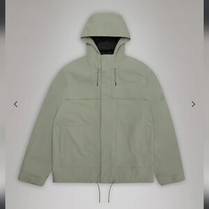 NWT! RAINS, UNISEX, Suva Hardshell Cargo Jacket, Drift, Size Medium, MSRP $285